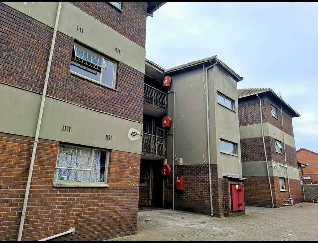 1 BEDROOM APARTMENT FOR SALE IN WINDSOR EAST